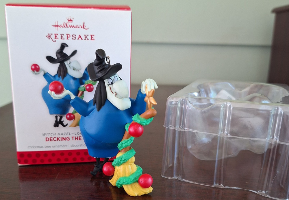 2013 Hallmark Keepsake Ornament Witch Hazel "Decking The Broom" Looney Tunes